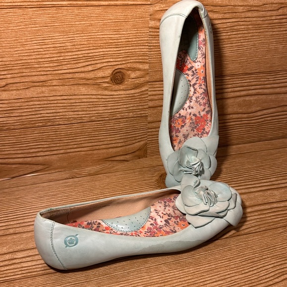 Size 6.5 Born Leather Ballet Flats - Picture 2 of 5